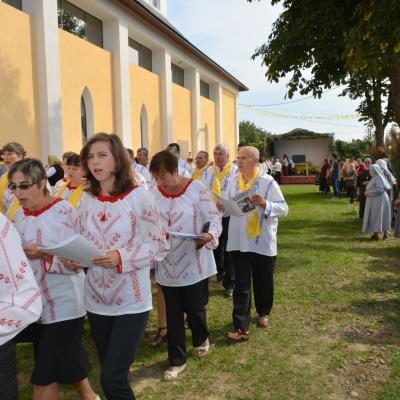 22 august: Traian (NT): Sfinţirea bisericii şi consacrarea altarului. Foto: Ovidiu Bişog