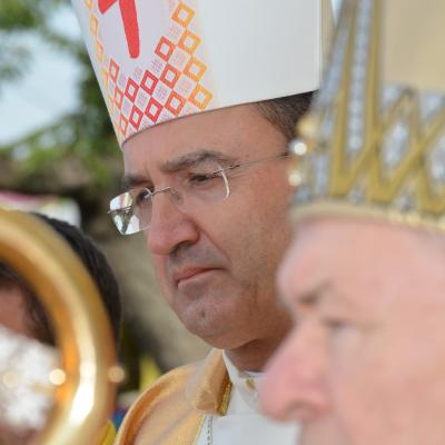 22 august: Traian (NT): Sfinţirea bisericii şi consacrarea altarului. Foto: Ovidiu Bişog
