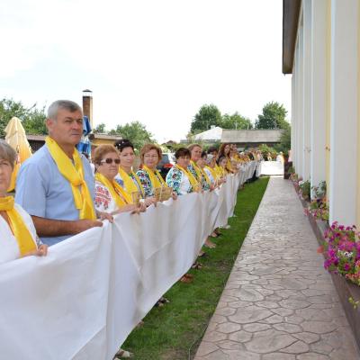 22 august: Traian (NT): Sfinţirea bisericii şi consacrarea altarului. Foto: Ovidiu Bişog