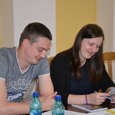 22 august: Bacău: În drum spre căsătorie