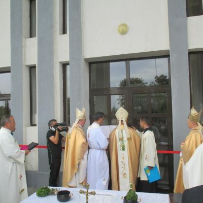 23 august: Horleşti: Sfinţirea bisericii "Trupul şi Sângele Domnului"