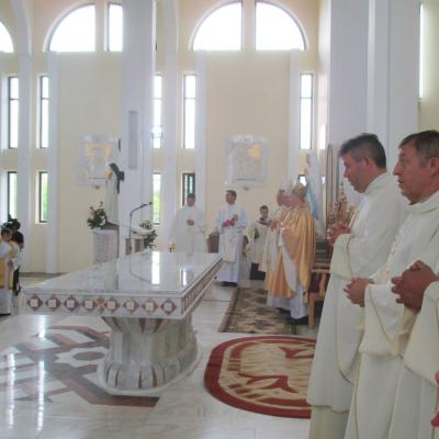 23 august: Horleşti: Sfinţirea bisericii "Trupul şi Sângele Domnului"