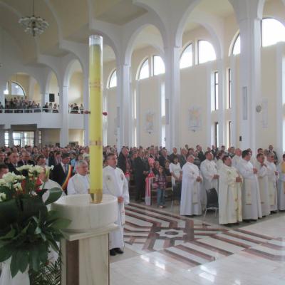 23 august: Horleşti: Sfinţirea bisericii "Trupul şi Sângele Domnului"