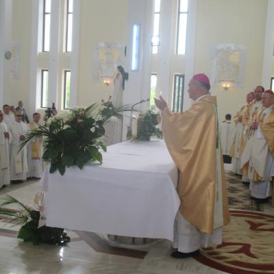 23 august: Horleşti: Sfinţirea bisericii "Trupul şi Sângele Domnului"