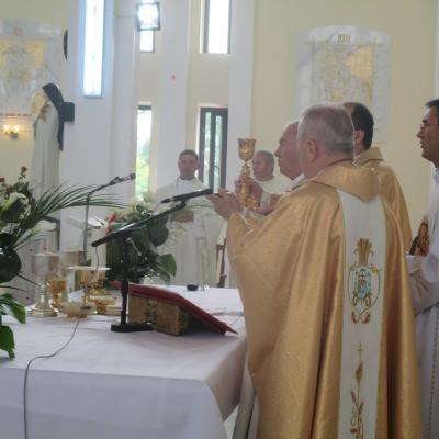 23 august: Horleşti: Sfinţirea bisericii "Trupul şi Sângele Domnului"