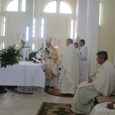 23 august: Horleşti: Sfinţirea bisericii "Trupul şi Sângele Domnului"