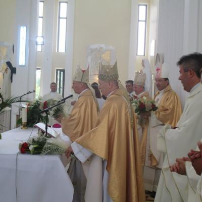 23 august: Horleşti: Sfinţirea bisericii "Trupul şi Sângele Domnului"