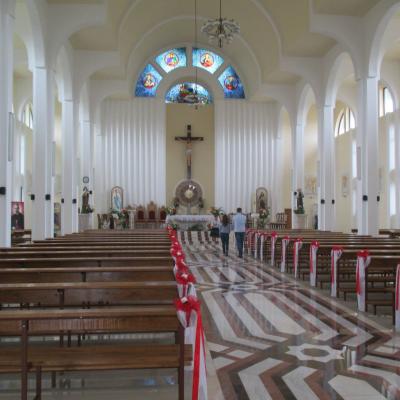 23 august: Horleşti: Sfinţirea bisericii "Trupul şi Sângele Domnului"