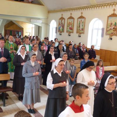 23 august: Ploscuţeni: Liturghie de mulţumire pentru vocaţii
