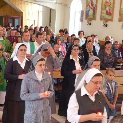 23 august: Ploscuţeni: Liturghie de mulţumire pentru vocaţii