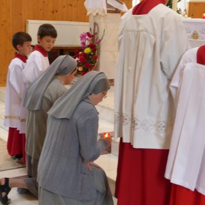 23 august: Ploscuţeni: Liturghie de mulţumire pentru vocaţii