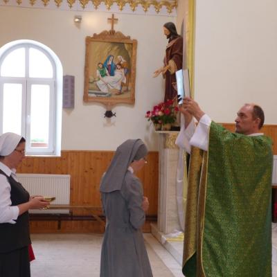 23 august: Ploscuţeni: Liturghie de mulţumire pentru vocaţii