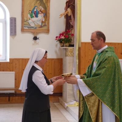 23 august: Ploscuţeni: Liturghie de mulţumire pentru vocaţii