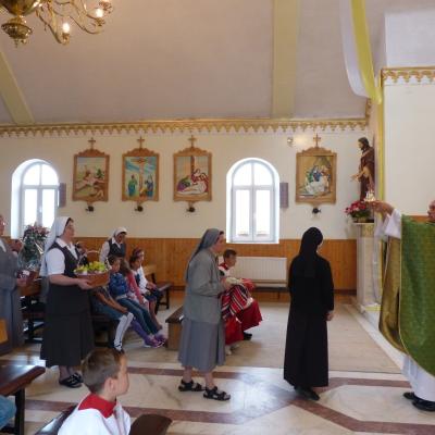 23 august: Ploscuţeni: Liturghie de mulţumire pentru vocaţii