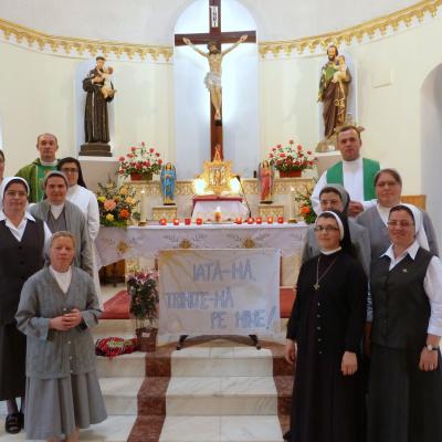 23 august: Ploscuţeni: Liturghie de mulţumire pentru vocaţii
