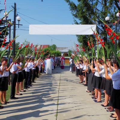 29 august: Schineni: Administrarea sacramentului Mirului