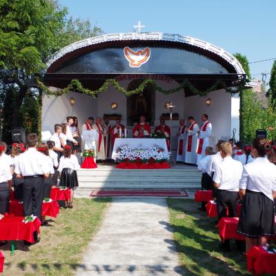 29 august: Schineni: Administrarea sacramentului Mirului