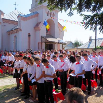 29 august: Schineni: Administrarea sacramentului Mirului