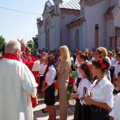 29 august: Schineni: Administrarea sacramentului Mirului