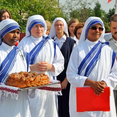 5 septembrie: Jubileul de 25 de ani de activitate a Slujitoarelor Carităţii în Bacău