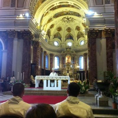 8 septembrie: Avellino (Italia): Sfinţirea a doi preoţi români