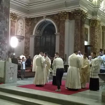 8 septembrie: Avellino (Italia): Sfinţirea a doi preoţi români
