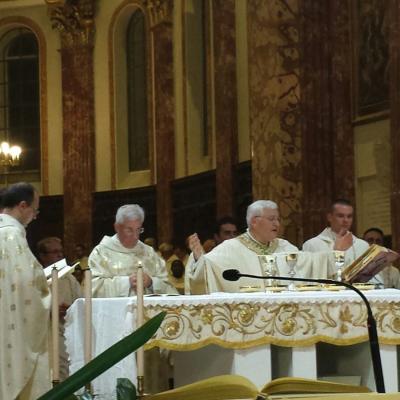 8 septembrie: Avellino (Italia): Sfinţirea a doi preoţi români