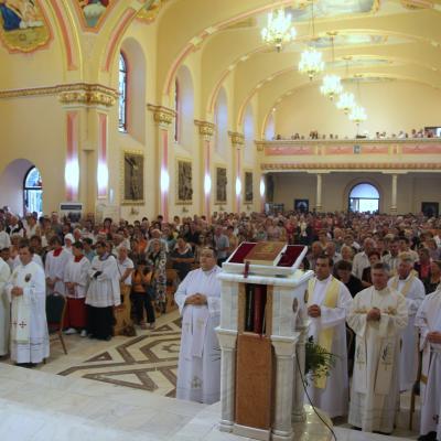 8 septembrie: Huşi - Corni: Sărbătoarea hramului, încununarea Săptămânii familiei