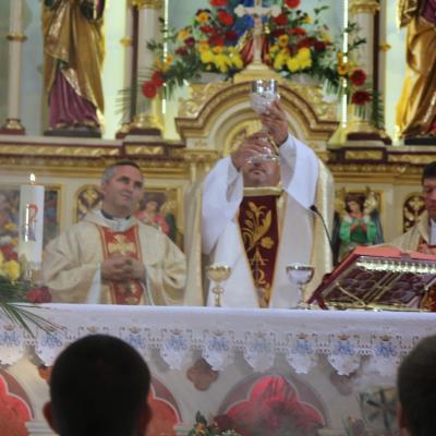 8 septembrie: Huşi - Corni: Sărbătoarea hramului, încununarea Săptămânii familiei
