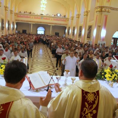 8 septembrie: Huşi - Corni: Sărbătoarea hramului, încununarea Săptămânii familiei