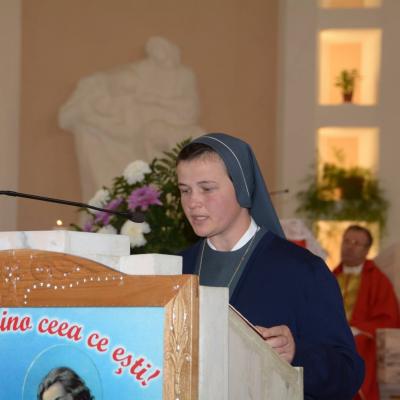 13 septembrie: Bacău: Hramul comunităţii "Înălţarea Sfintei Cruci"