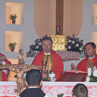 13 septembrie: Bacău: Hramul comunităţii "Înălţarea Sfintei Cruci"