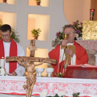 13 septembrie: Bacău: Hramul comunităţii "Înălţarea Sfintei Cruci"