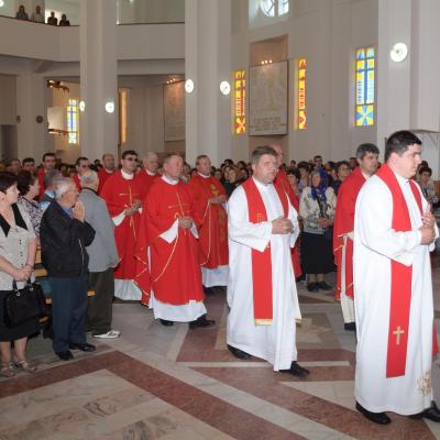13 septembrie: Bacău: Hramul comunităţii "Înălţarea Sfintei Cruci"