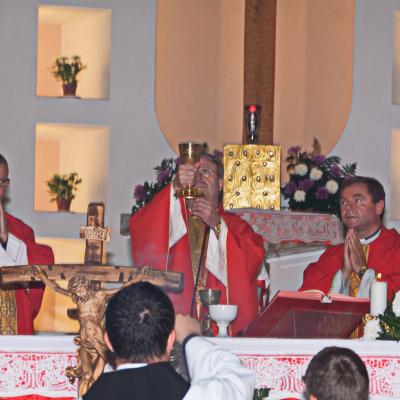 13 septembrie: Bacău: Hramul comunităţii "Înălţarea Sfintei Cruci"