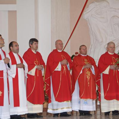13 septembrie: Bacău: Hramul comunităţii "Înălţarea Sfintei Cruci"