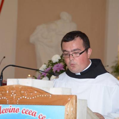 13 septembrie: Bacău: Hramul comunităţii "Înălţarea Sfintei Cruci"