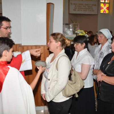 13 septembrie: Bacău: Hramul comunităţii "Înălţarea Sfintei Cruci"