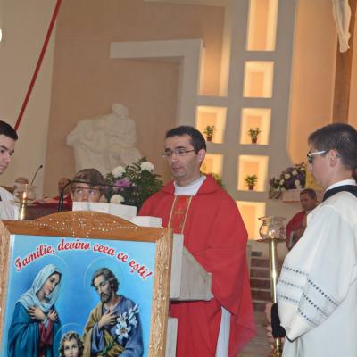 13 septembrie: Bacău: Hramul comunităţii "Înălţarea Sfintei Cruci"