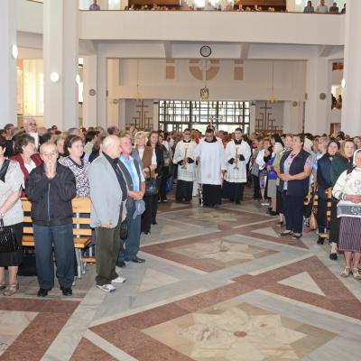 13 septembrie: Bacău: Hramul comunităţii "Înălţarea Sfintei Cruci"