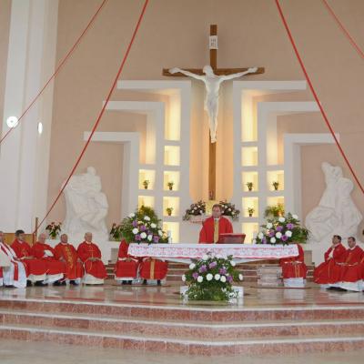 13 septembrie: Bacău: Hramul comunităţii "Înălţarea Sfintei Cruci"