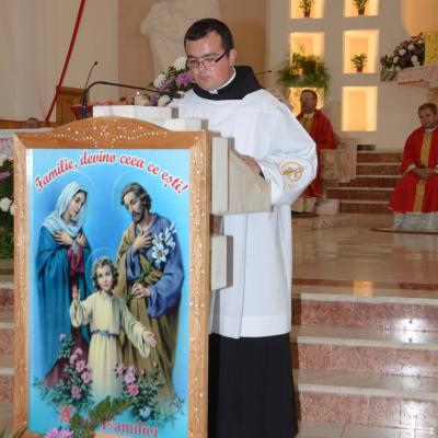 13 septembrie: Bacău: Hramul comunităţii "Înălţarea Sfintei Cruci"
