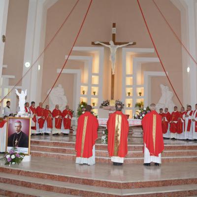 13 septembrie: Bacău: Hramul comunităţii "Înălţarea Sfintei Cruci"