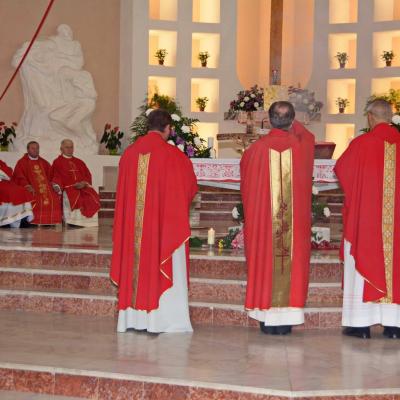 13 septembrie: Bacău: Hramul comunităţii "Înălţarea Sfintei Cruci"