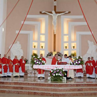 13 septembrie: Bacău: Hramul comunităţii "Înălţarea Sfintei Cruci"