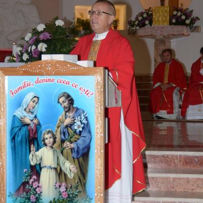 13 septembrie: Bacău: Hramul comunităţii "Înălţarea Sfintei Cruci"