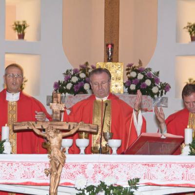 13 septembrie: Bacău: Hramul comunităţii "Înălţarea Sfintei Cruci"
