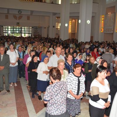 13 septembrie: Bacău: Hramul comunităţii "Înălţarea Sfintei Cruci"