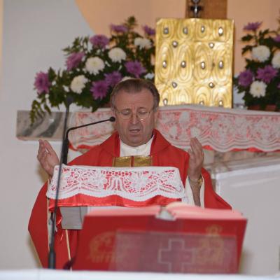 13 septembrie: Bacău: Hramul comunităţii "Înălţarea Sfintei Cruci"