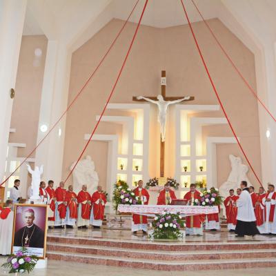 13 septembrie: Bacău: Hramul comunităţii "Înălţarea Sfintei Cruci"